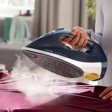 Philips 7000 Serisi Buharlı Ütü, 2800W, SteamGlide Plus Taban, 50 g/dk Sürekli Buhar, 250 g Şok Buhar, SteamGlide Plus, Koyu Mavi, DST7030/20